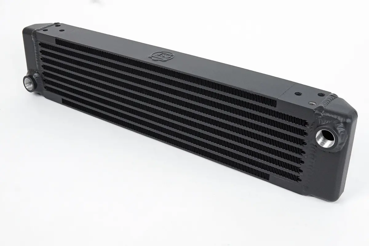 Universal Single-Pass Oil Cooler / Rsr Porsche / M22 X 1.5 / 22L X 4.75H X 2.16W 1