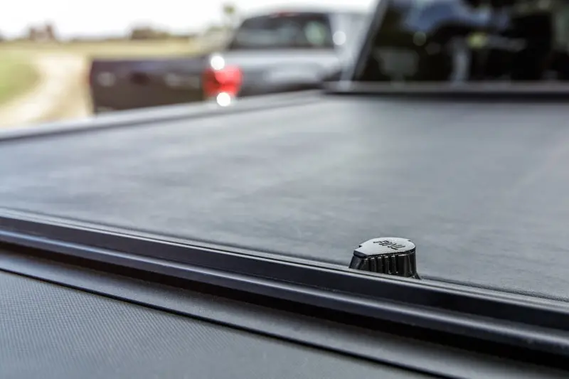 Roll-N-Lock M-Series Retractable Tonneau Cover For 2020 Chevy Silverado & Gmc Sierra 2500–3500 (80.5" Length) 1